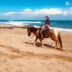 Meet your Posher, Kelly